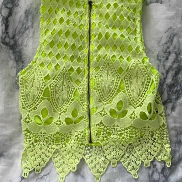 Neon yellow lace top - Picture 2 of 2